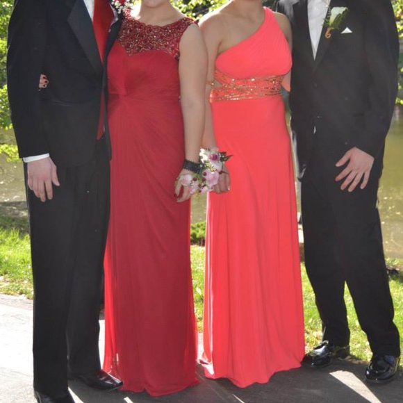 Red prom dress - Picture 4 of 4